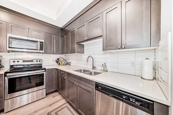 30 Shawnee Common SW 402 — photo 1