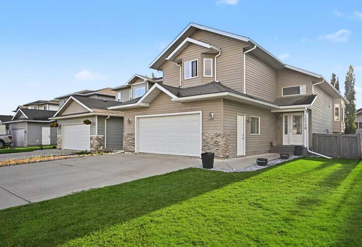 Property Photo:  12118 103A Street  AB T8V 2L5 