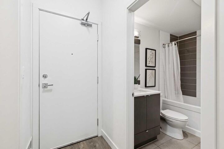 Property Photo:  323 20 Avenue SW 208  AB T2S 0E5 