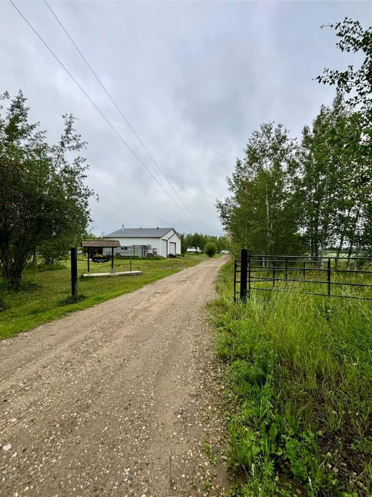 Property Photo: 6544 Township Road 692 AB T0H 1X0