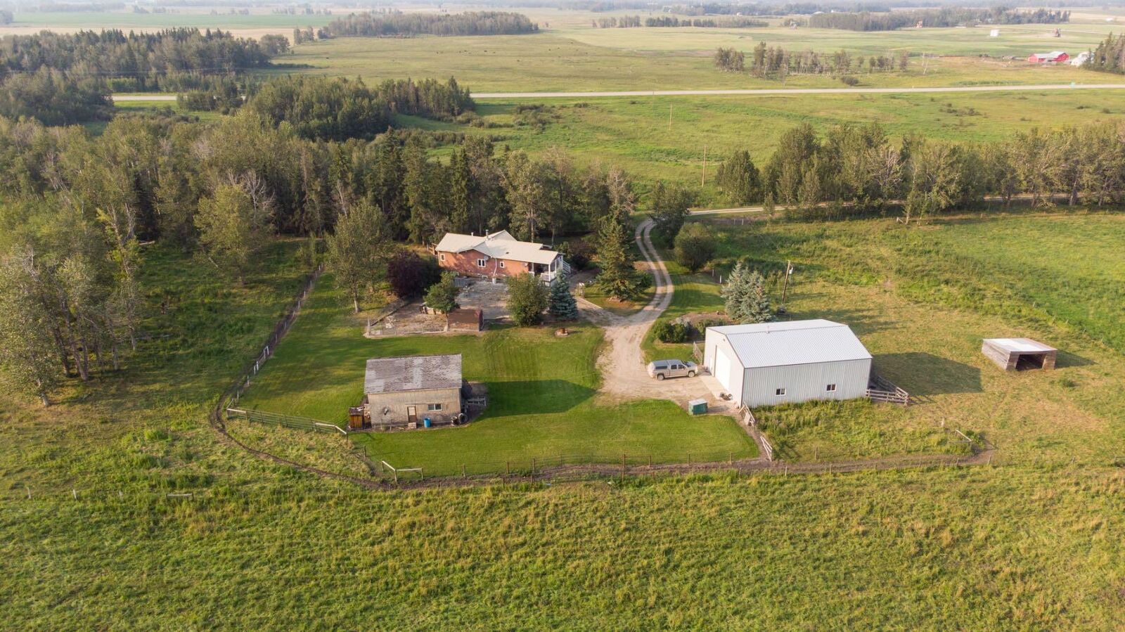 Property Photo: 3411 Highway 54 AB T4G 0L2