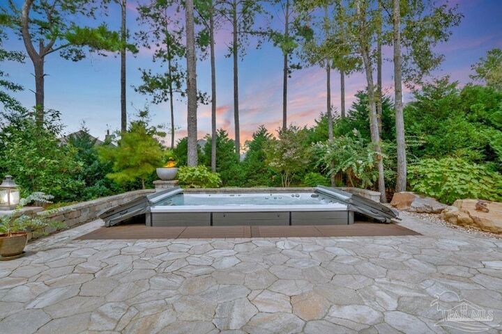 Property Photo: 5905 Augustine Dr FL 32571