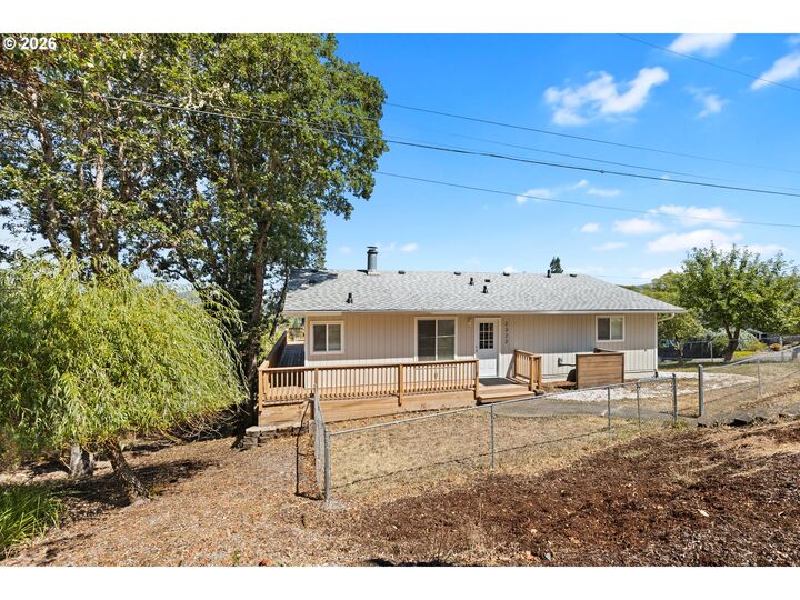 Property Photo: 2322 W Military Ave OR 97471