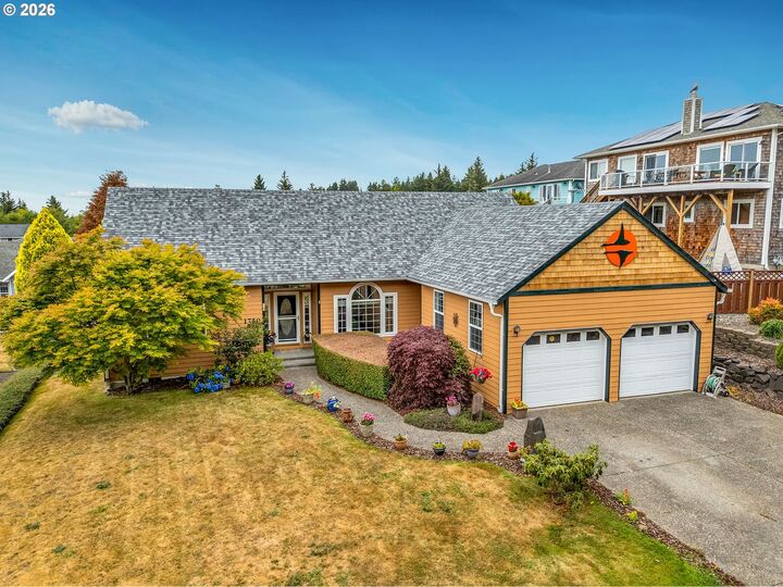Property Photo:  1720 Cooper St  OR 97138 