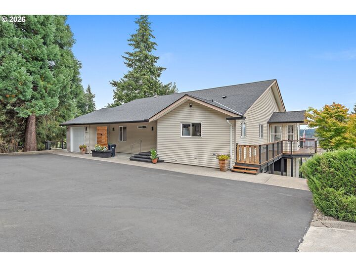 Property Photo:  29260 Harbor View Dr  OR 97048 