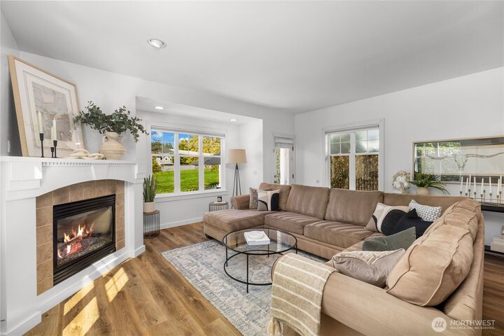 Property Photo:  1827  Parade Grounds Avenue NE  WA 98110 