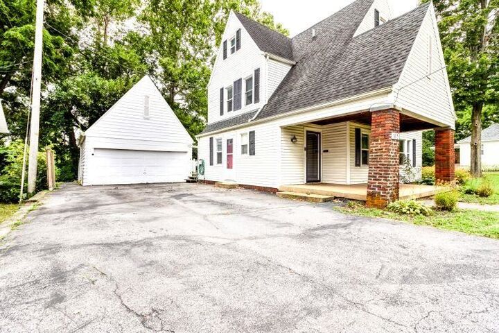 Property Photo:  1815 S E Street  IN 47374 