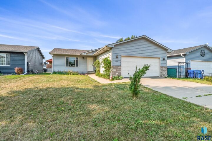 Property Photo:  1301 E 70th St N N  SD 57104 