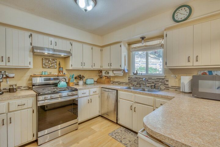 Property Photo:  202 Carneros Avenue  CA 95004 