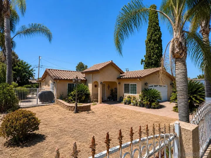 Property Photo: 540 Willet St CA 92020