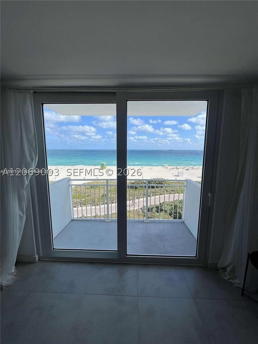 Property Photo:  345 Ocean Dr 616  FL 33139 