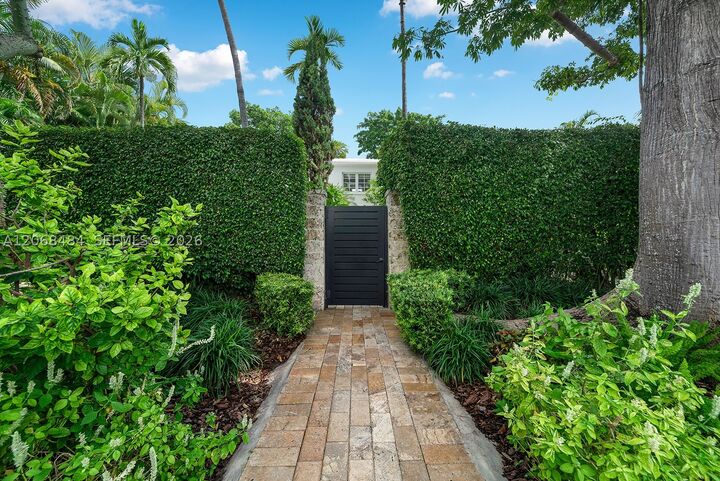 Property Photo: 109 1st Dilido Ter FL 33139