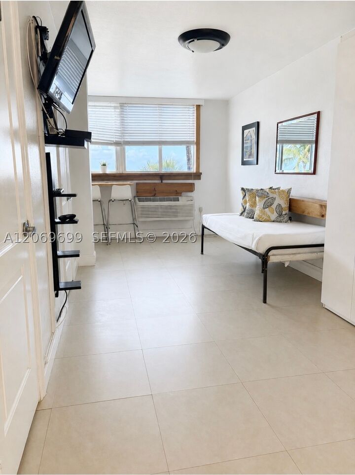 Property Photo:  5445 Collins Ave Cu26  FL 33140 