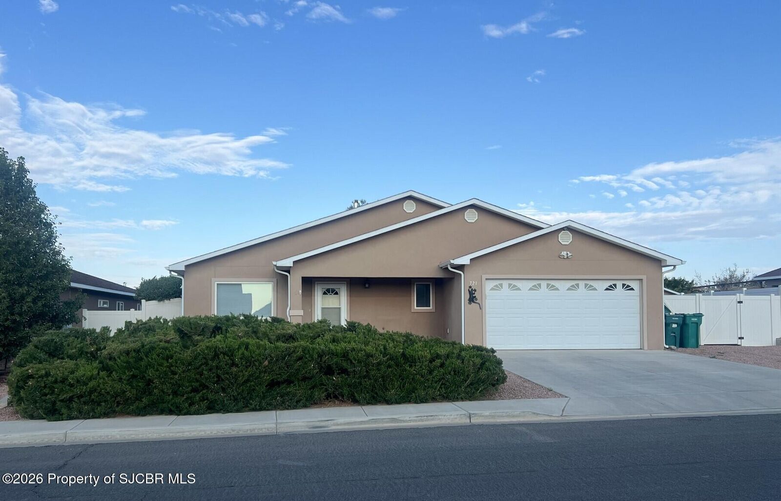 Property Photo: 721 Monarch Street NM 87401