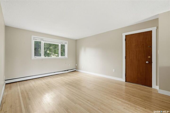 Property Photo: 6 Neill Place 4 SK S4N 2V4
