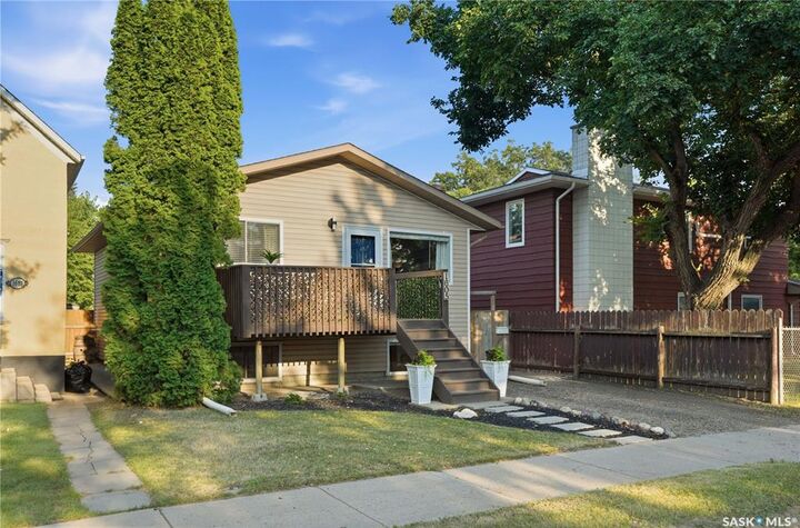 Property Photo:  1605 Central Avenue  SK S7N 2T4 