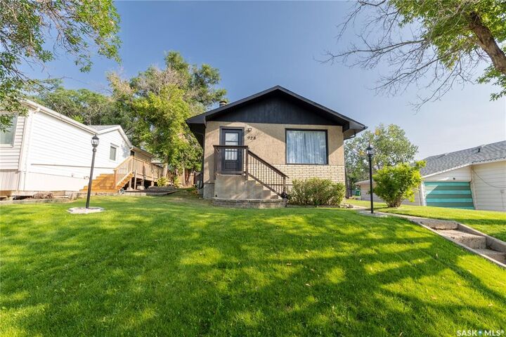 Property Photo: 928 Hochelaga Street W SK S6H 2H8