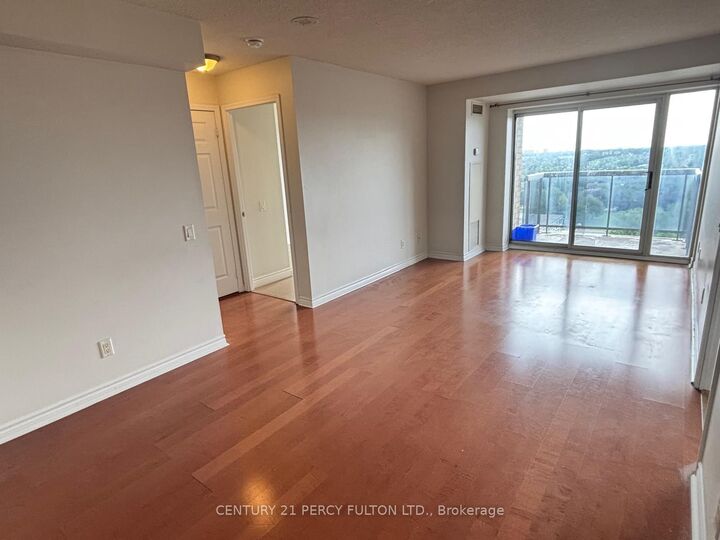 Property Photo:  8 Mondeo Drive 1101  ON M1P 5C7 