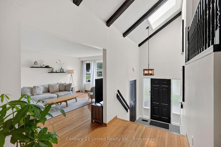 Photo de la propriété:  746 Northwood Drive  ON K9A 4W2 