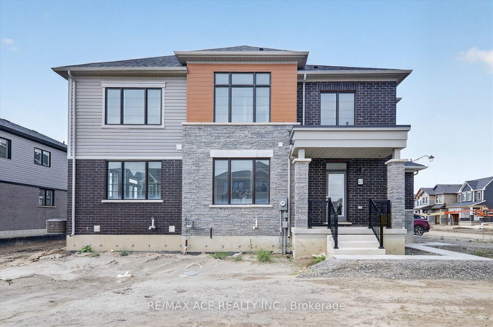 Property Photo:  45 International Drive  ON N3W 0K7 