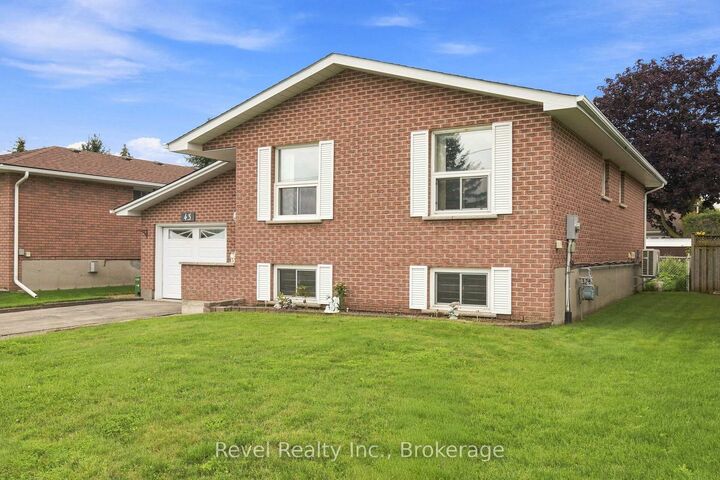 Property Photo:  43 Wilson Avenue  ON K9V 5S3 