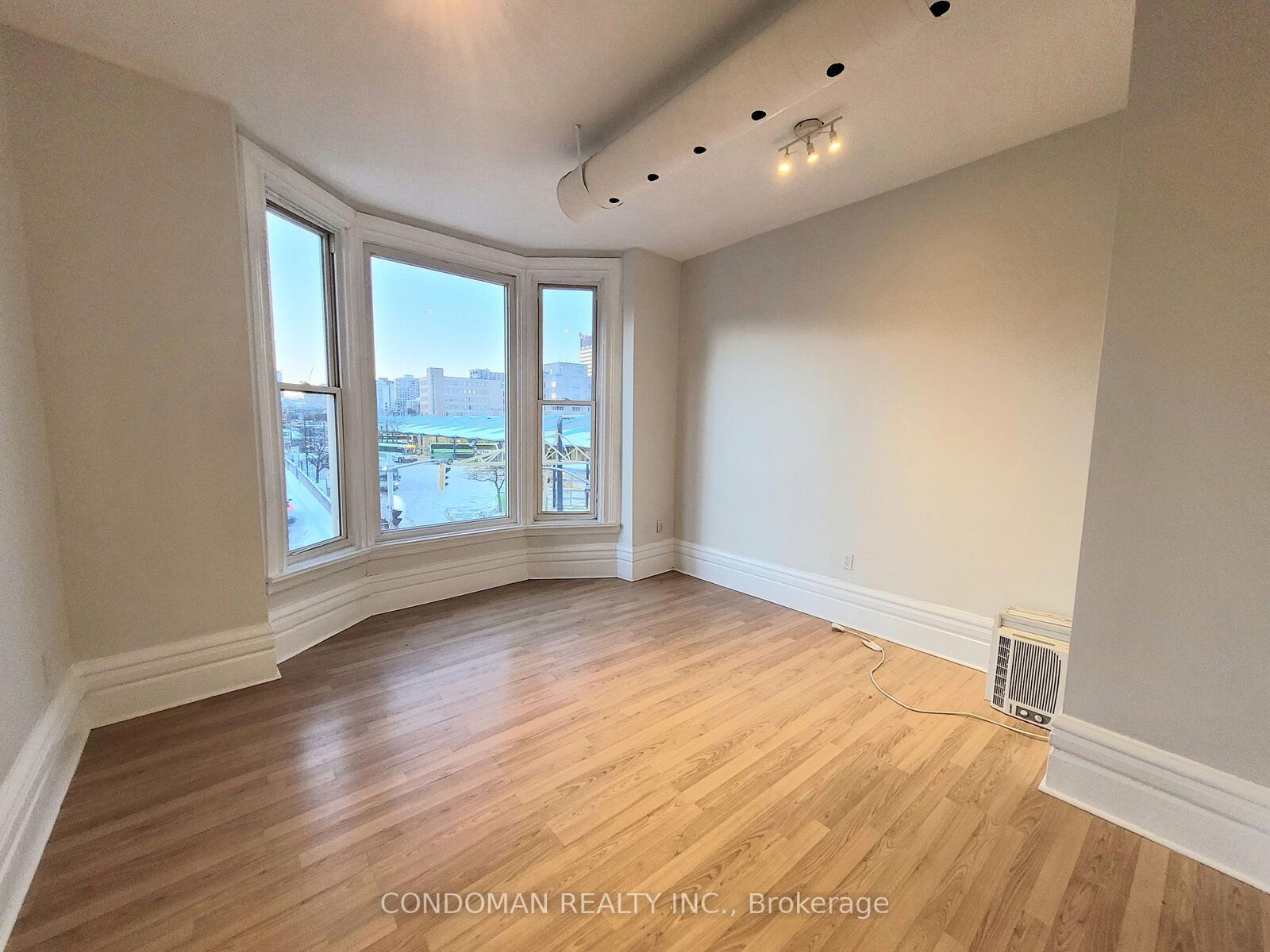 Property Photo: 139 1/2 John Street S 4 ON L8N 2C3