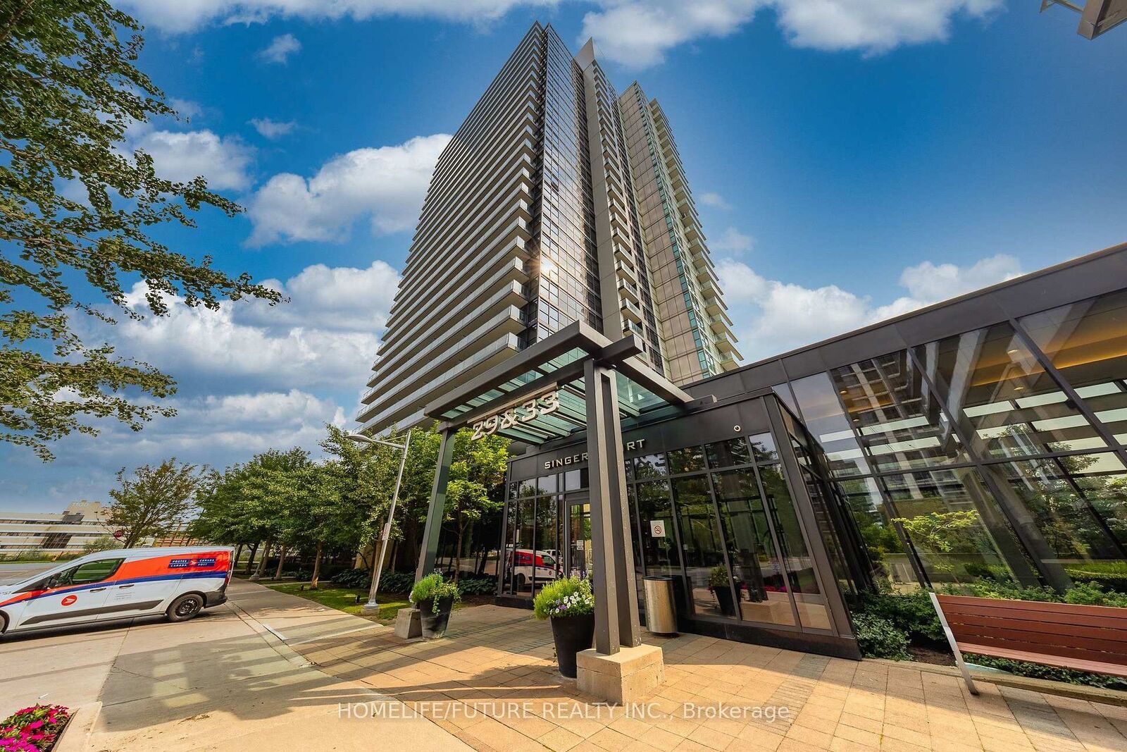 Property Photo: 33 Singer Court 2507 ON M2K 0B4