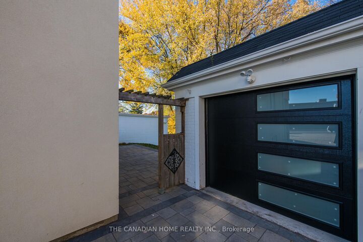 Property Photo:  8 Clearview Heights Basement  ON M6M 1Z9 