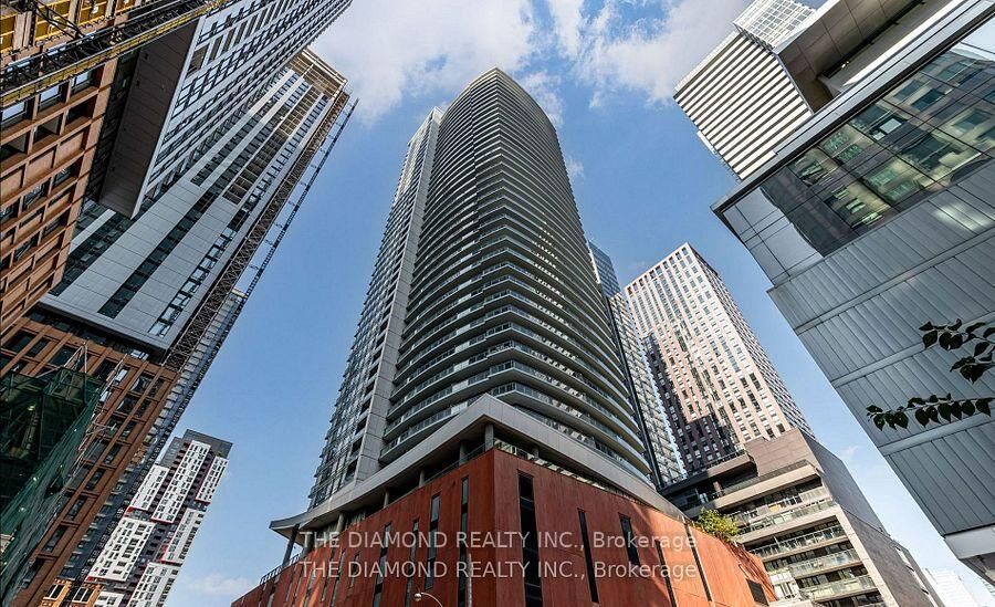 Property Photo: 21 Widmer Street 4208 ON M5V 2E8