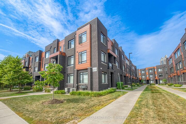 Property Photo:  370D Red Maple Road 99  ON L4C 5T4 