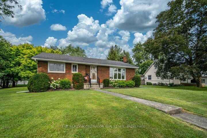 Property Photo: 409 Dundas Street W ON K7R 2B8