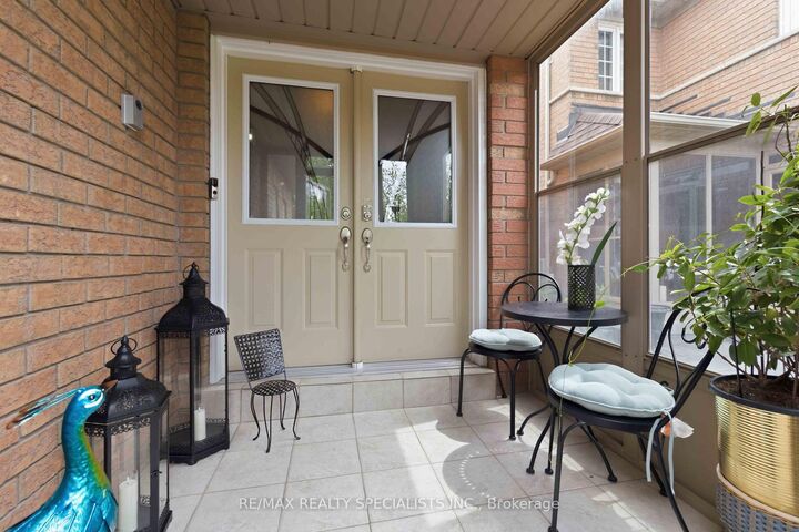 Property Photo: 3850 Forest Bluff Crescent ON L5N 7V1