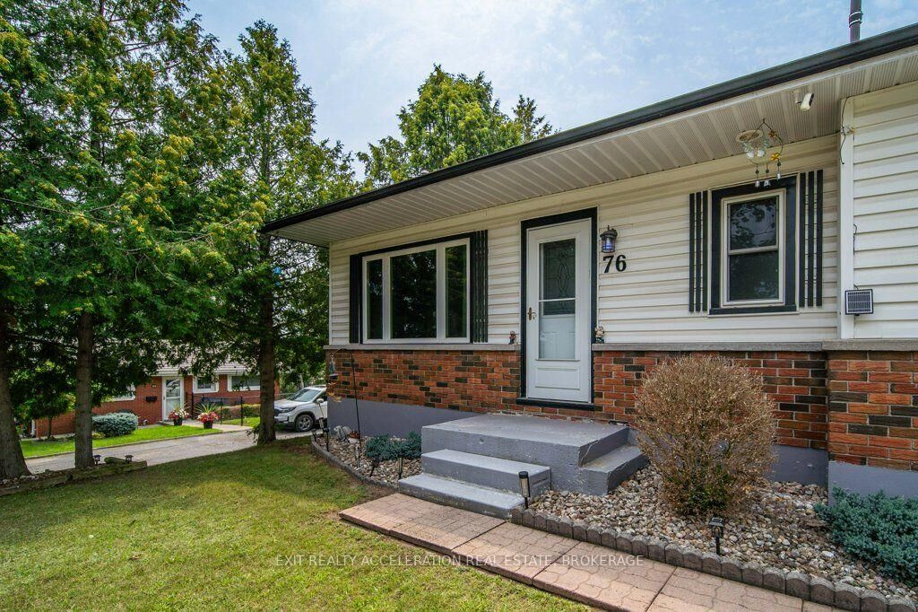 Property Photo:  76 Hessford Street  ON K7R 2Z1 
