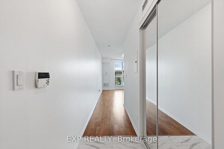 Property Photo:  209 Fort York Boulevard 667  ON M5V 4A1 