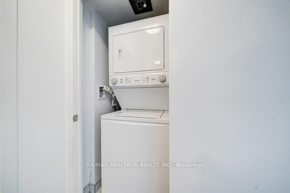 Property Photo:  1480 Bayly Street 901  ON L1W 0C2 