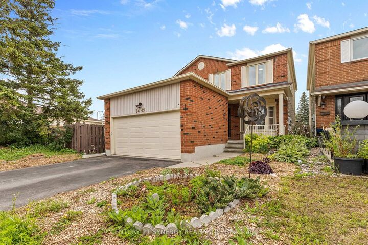 Property Photo: 1449 Laurin Crescent ON K1E 3H3