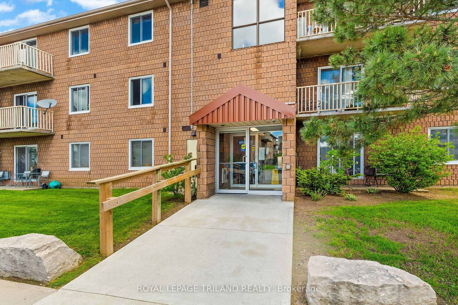 Property Photo:  1584 Ernest Avenue 107  ON N6E 1X9 