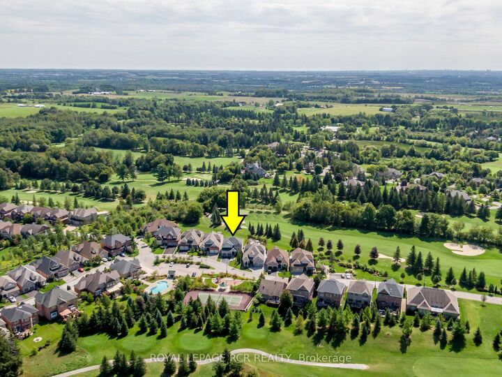 Property Photo: 14 Emerald Heights Drive ON L4A 0C8