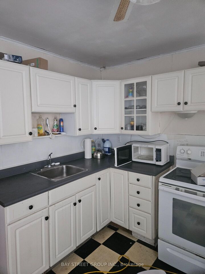 Property Photo: 150 Drive-In Crescent ON N4K 5N7