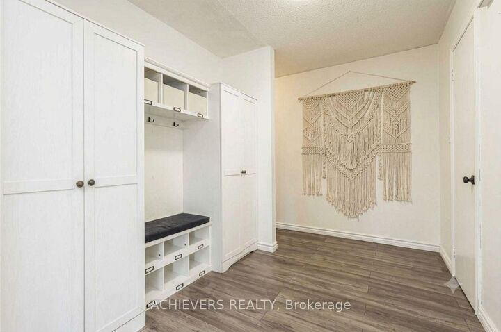 Property Photo:  510 Essa Road 44  ON L4N 7L5 
