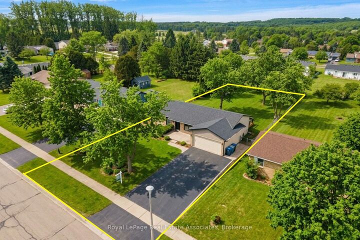 44 McClellan Road — photo 1
