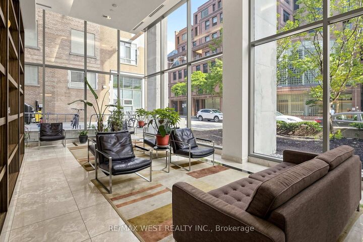 Property Photo:  38 Grenville Street 1203  ON M4Y 1A9 