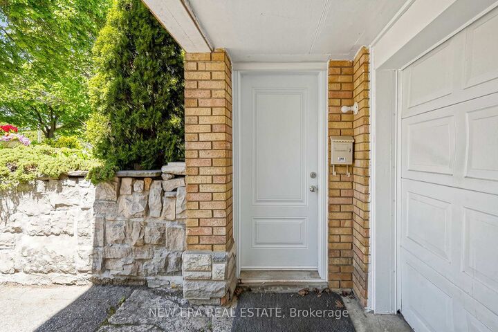 Property Photo: 197 Lucas Street ON L4C 4P8