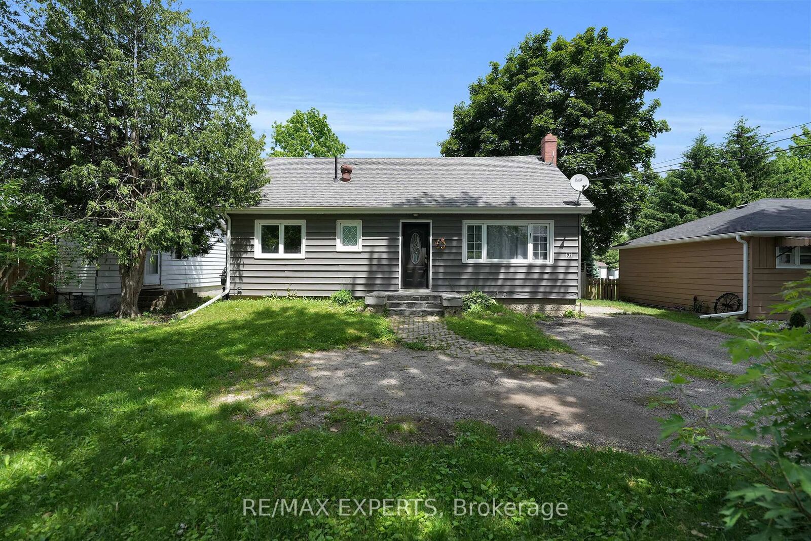 Property Photo:  92 Tupper Street W Main  ON L9R 1E4 