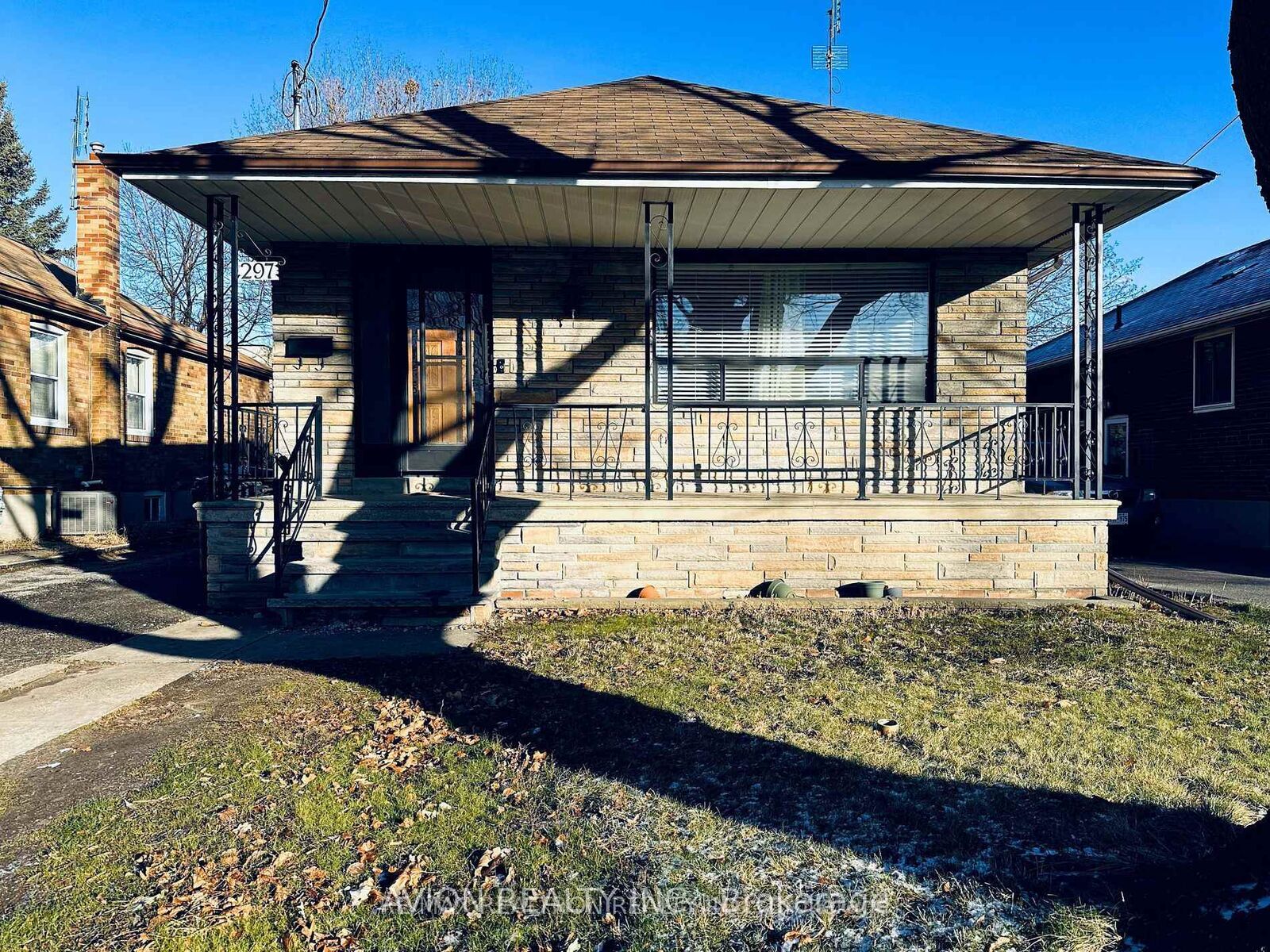 Property Photo:  297 Thirtieth Street Bsmt  ON M8W 3E4 