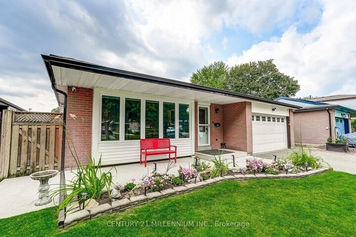 Property Photo:  72 Glebe Crescent  ON L6S 1G1 