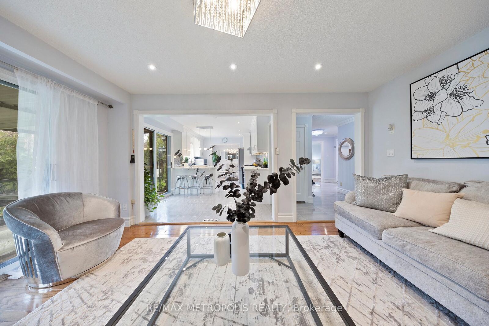 Property Photo: 754 Eyer Drive Upper ON L1W 3C2