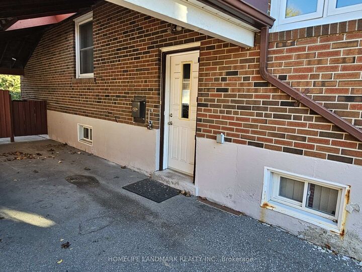 Property Photo:  147 Fitzgibbon Avenue (Main)  ON M1K 4A6 