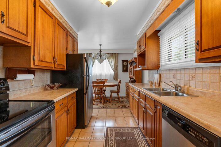 Property Photo:  208 Garson Street  ON L4N 3Y7 
