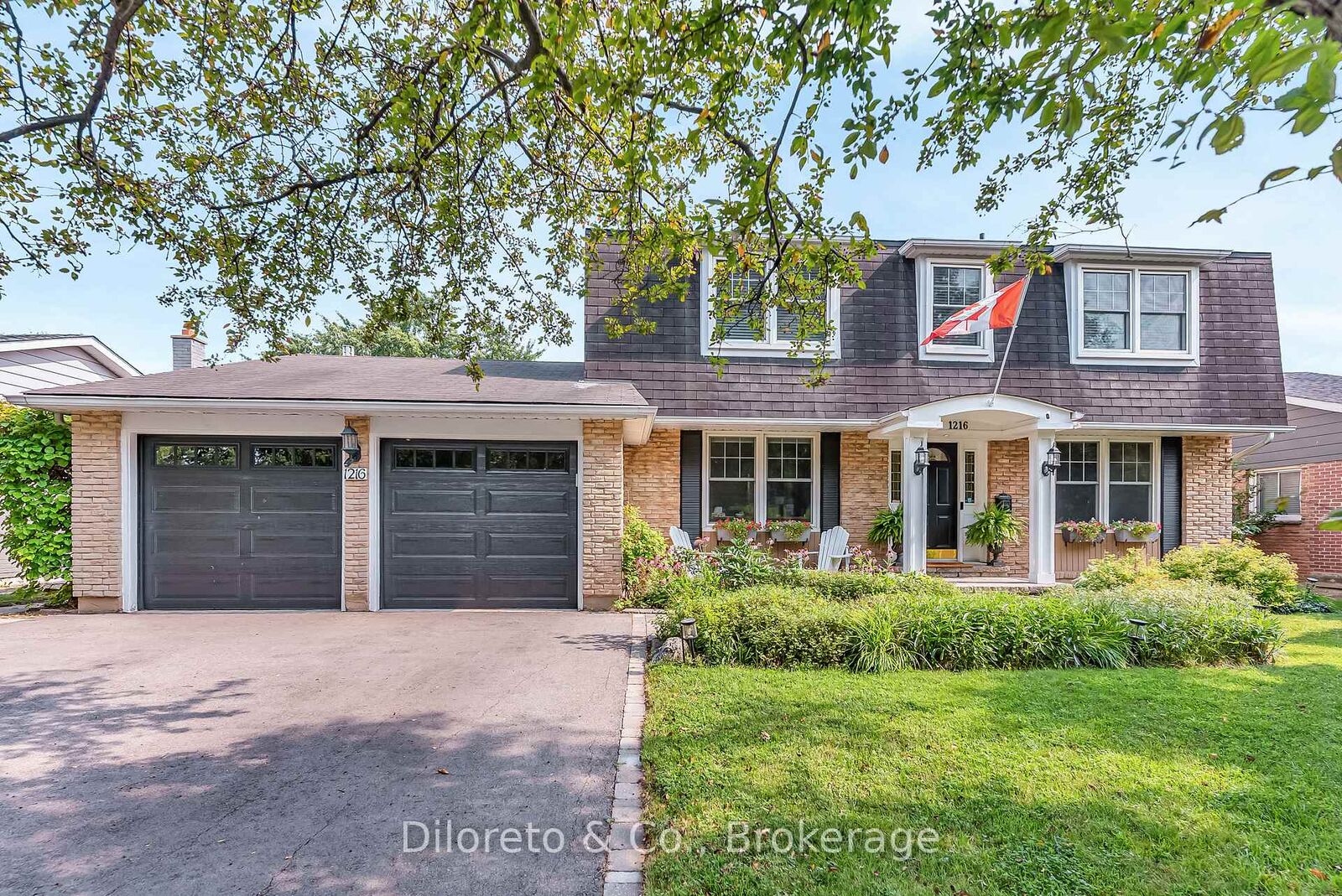 Property Photo: 1216 Tyandaga Park Drive ON L7P 1M8